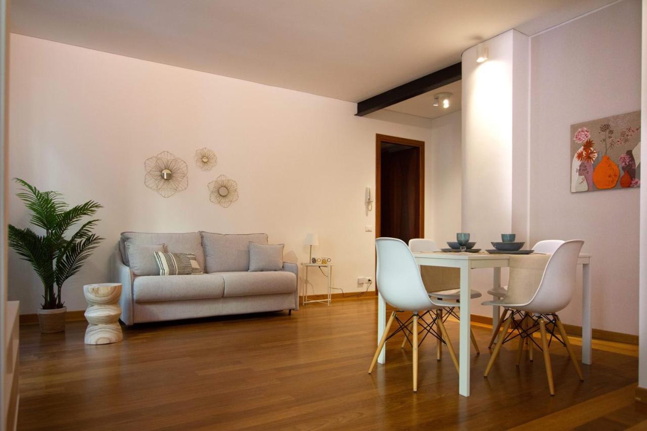 Dolfin Apartment * * * * * トレヴィーゾ エクステリア 写真